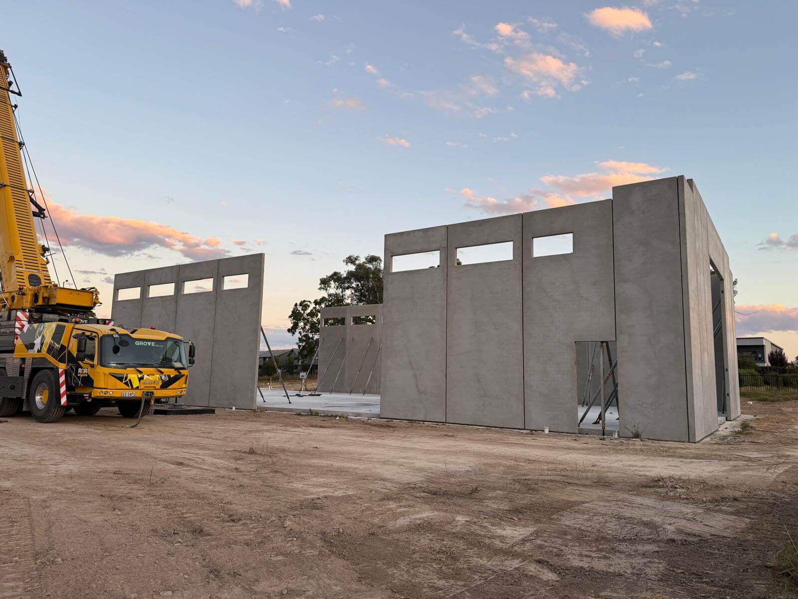 Precast walls installed — 03 April 2025 — photo 5